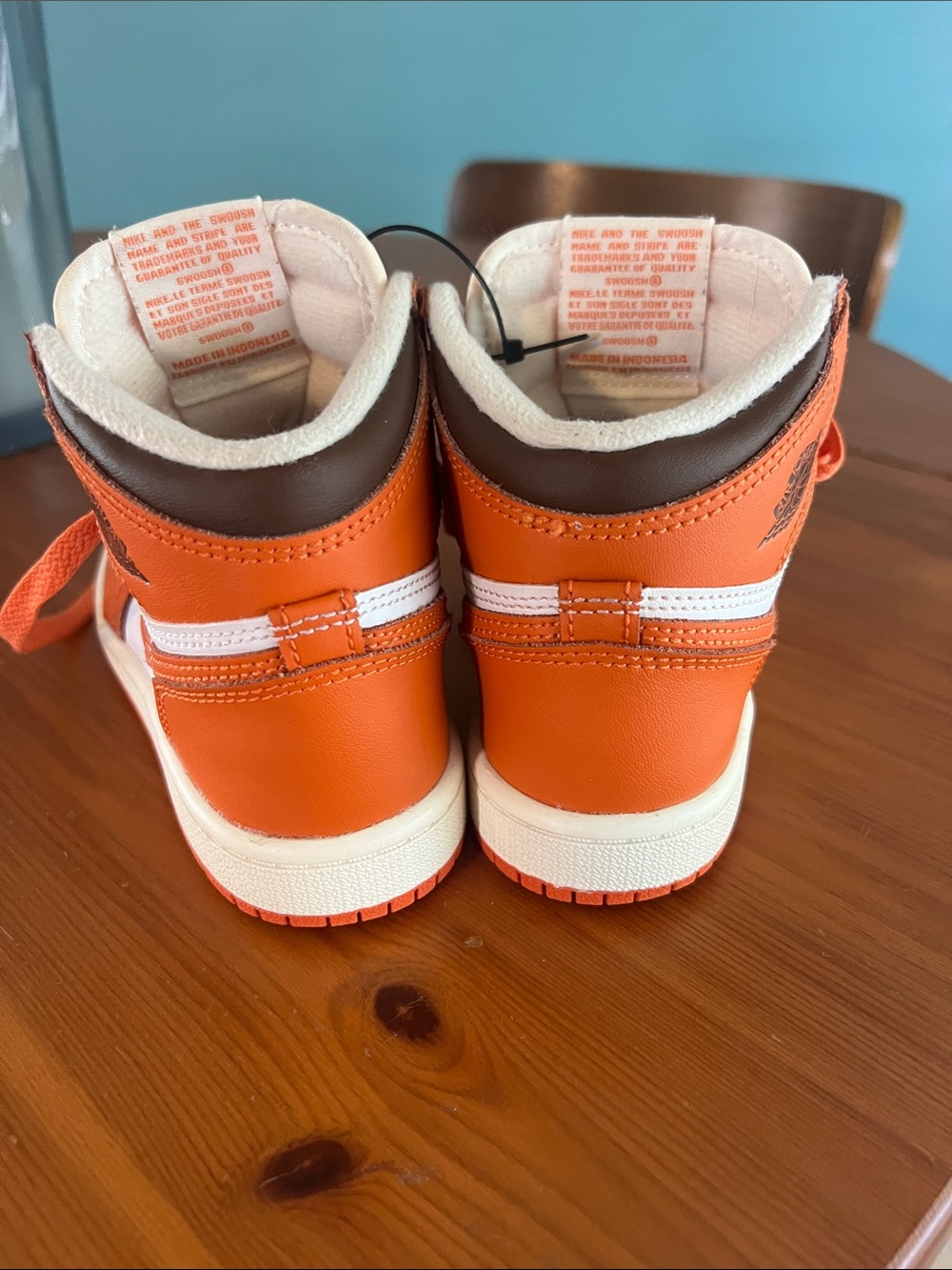 Jordan 1 Retro High OG "Starfish" - Picture 4 of 6